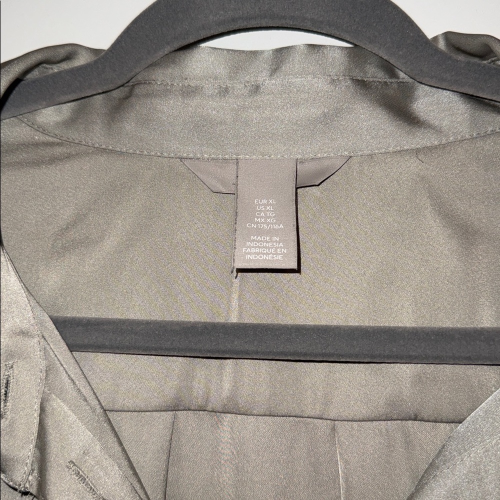 Long Sleeve Button Up - Picture 4 of 4